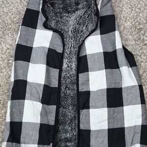 BKE Women's Reversible Vest Black White Buffalo Plaid Sherpa Fleece Lined Size